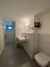 Historic farmhouse for exclusive use by up to 8 people 4 bedrooms 2 bathrooms - Image 4