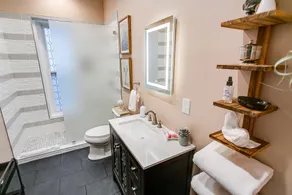 Stylish Gem in the Heart of Old Louisville - Image 5