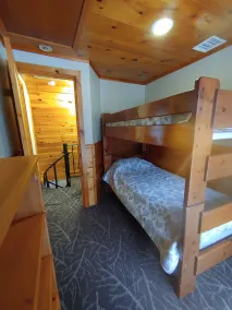 Sunny, cheerful, 3 bedroom family cottage on Sebago Cove. Sleeps 8! - Image 2