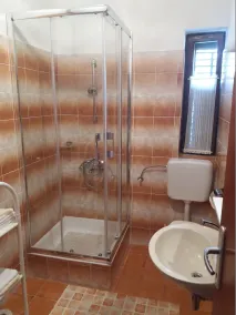 Two bedroom apartment with balcony and sea view Banjol, Rab (A-16334-a) - Image 2