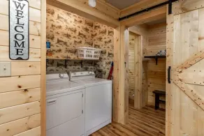 Joye's Barnhouse Retreat-Close to Pigeon Forge Attractions, Parkway, and Outlets - Image 5