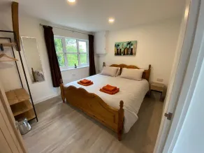 cosy cabin, sleeps 6 close to coast path, pubs and beaches - Image 3
