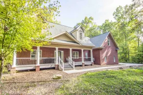 \"A Place To Land\" on WATTS BAR LAKE with a PRIVATE BOAT DOCK! - Image 5