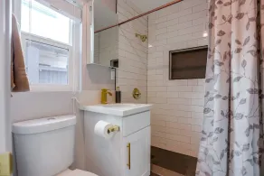Renovated Bay Side Condo - 812 - Image 2