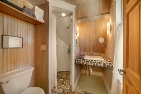 Beautiful Beach House & Cottage on Park Point, Short Beach Walk To Canal Park - Image 5