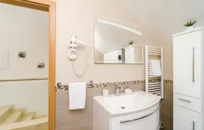 Apartamento en primera línea de playa en Cibaca. - Image 4