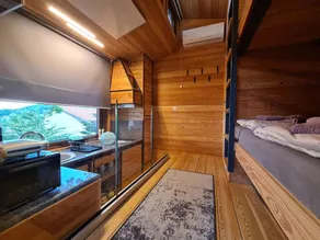 ROMANTIC LU GLAMP WITH HOT TUBE - Image 3