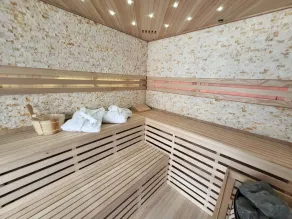 Vacation apartment 3 with comfortable box-spring bed - Image 3