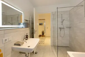 Apartamento \"20b Am Goitzsche See\" com vista para o lago, terraço privado e Wi-Fi - Image 3