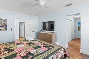 Sunset Point- Beachfront 4 bedroom with private pool and views - Image 4