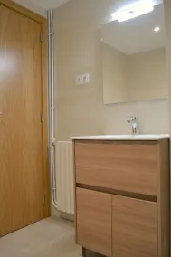 Apartamento con vistas y céntrico en Esterri - Image 3
