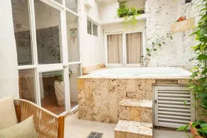 3BR old City Amazing House Wifi Jacuzzi Hottub A/C - Image 3