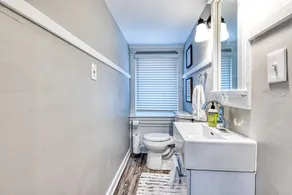 HUGE 5 Bedroom Beautiful Historic Renovated Home Shaw- Great for Families/Groups - Image 5