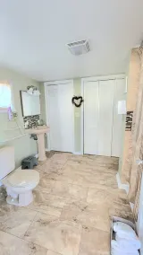 Cozy Country Home. 5 minutes from Sunset Bay Beach! - Image 3