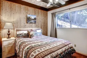 Perché au sommet des Pins de Yosemite, plaisir et détente vous attendent dans ce duplex rustique ... - Image 4