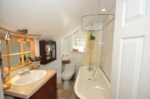 Upper Tree House - Image 3