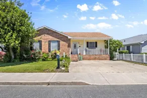 Waterfront 3 Bedroom 2 Bath One-Level Home w/ Yard and Sunroom WITH PADDLE BOAT - Image 5