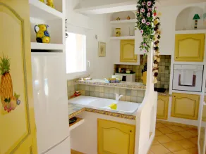 Villa in Provence with Pool and Garden - Image 2