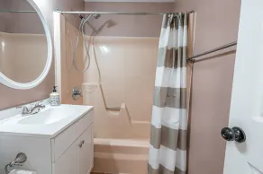 Practically Lakefront Family&Pet Friendly Poconos Perfection w/Hottub - Image 4