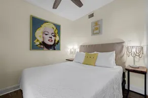 Private Rooms at Miami Centrally Located with free Parking - Image 4