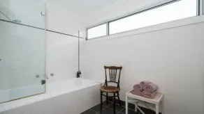 Coastal Retreat Inverloch Linen included free Wifi - Image 2