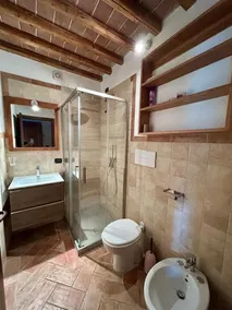 Beautiful 3 bedroom restored farmhouse near San Gimignano - Image 3