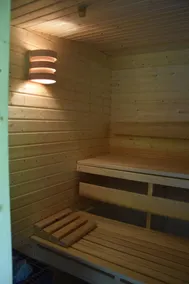 i lugn by läge på en förtrollande trädgård och skogsmark - Image 2