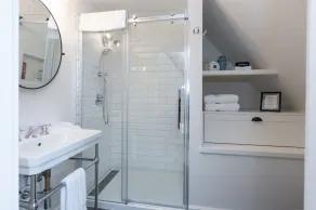 Modern Carriage House…close to trails and ocean  - Image 3