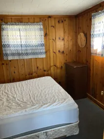 3 bedroom cottage directly on beautiful Silver Lake - Image 3