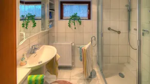 Family-friendly holiday paradise 120m² modern equipment, close to the beach (500m) - Image 3