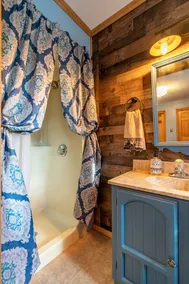 Spruce Haven - 5 br home on 53 acres with pond - Image 3