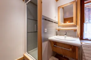 Chalet 'De Charme À La Montagne' mit Bergblick, privater Terrasse und WLAN - Image 4