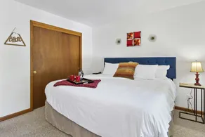 King Bed - FAST WiFi - Near Froedtert - Image 5
