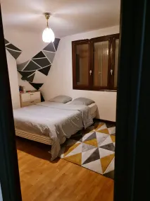 Cosy house with garden and parking - Image 4