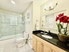 Ideal Stylish Vacation Rental for Fans- WALK to AT&T Stadium.  Park 4 cars - Image 2