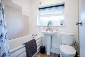 Gellionen - 2 Bedroom House - Clydach - Image 4