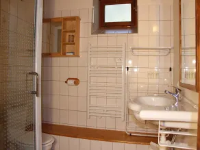 le Nielard 2 pièces duplex 45 m2 à 200 m des bus gratuit à 300 m du départ à ski - Image 2