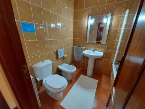 Villa, tranquilla, bella vista con piscina e campo da tennis. - Image 2
