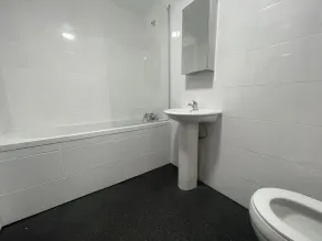 Winners Inn Sleeps 2 With Parking - Image 4