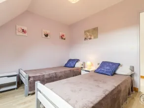 Authentic Valley Retreat with Private Parking - Image 5