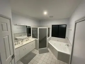 Cheerful 4-bedroom Acreage Holiday Home - Image 4