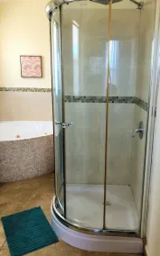Relaxing Spacious Penthouse. Pool & deck w/panoramic view, 5 minutes to town! - Image 3