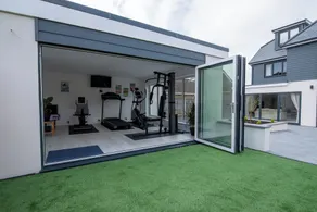 15% Ferry Discount.  15 minutes to beach.  5 bed house with 22 sqm equipped gym. - Image 3