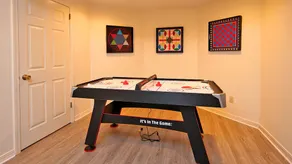 Élégant 4 BR condo à Lenox, MA- complètement nouveau- 3 min de Tanglewood - Image 2