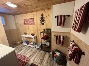 Cozy Chalet near Saddleback Mountain & Downtown Rangeley - Image 3