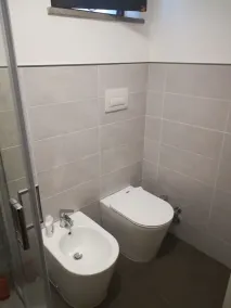 Apartamento de três quartos grandes e luminosos - Image 3