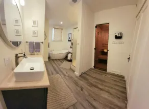 Renovated Lake Home Sunset Oasis close to downtown on Big Stone - Image 4