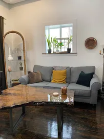 Boutique Downtown Suite | Walk to Shops & Cafés | Sleeps 6 - Image 3