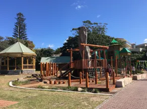 Shellharbour Beach Cottage - Caminhe para South Beach - Image 2