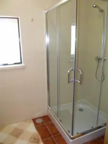 Cottage per famiglie con piscina in splendida posizione - Image 4